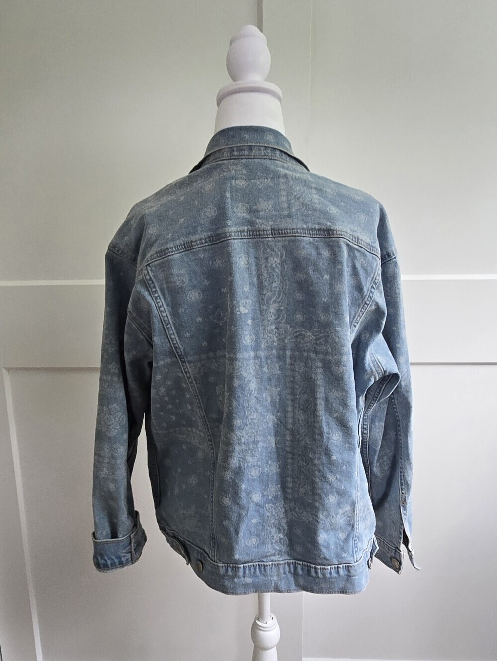 Levi Strauss Medium Womens Paisley Print Trucker Jean Jacket - Picture 4 of 12